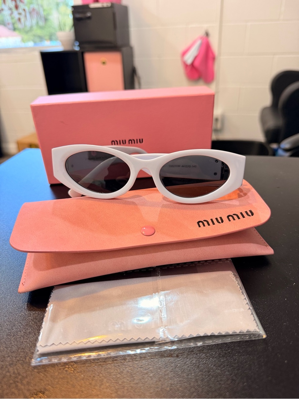 Miu Miu White Cat-Eye women Sunglasses with Pink Case